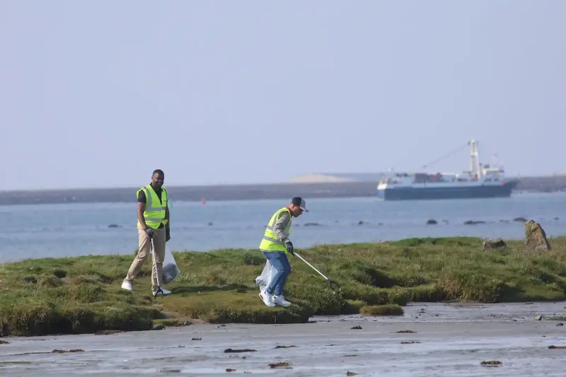 Staff from Kirby Group Galway taking part in the Beach Clean Up at Ballyloughnane on Friday as part of the Kirby Group Community Engagement InitInitiative. Photo XPOSURE.ie 20/9/24